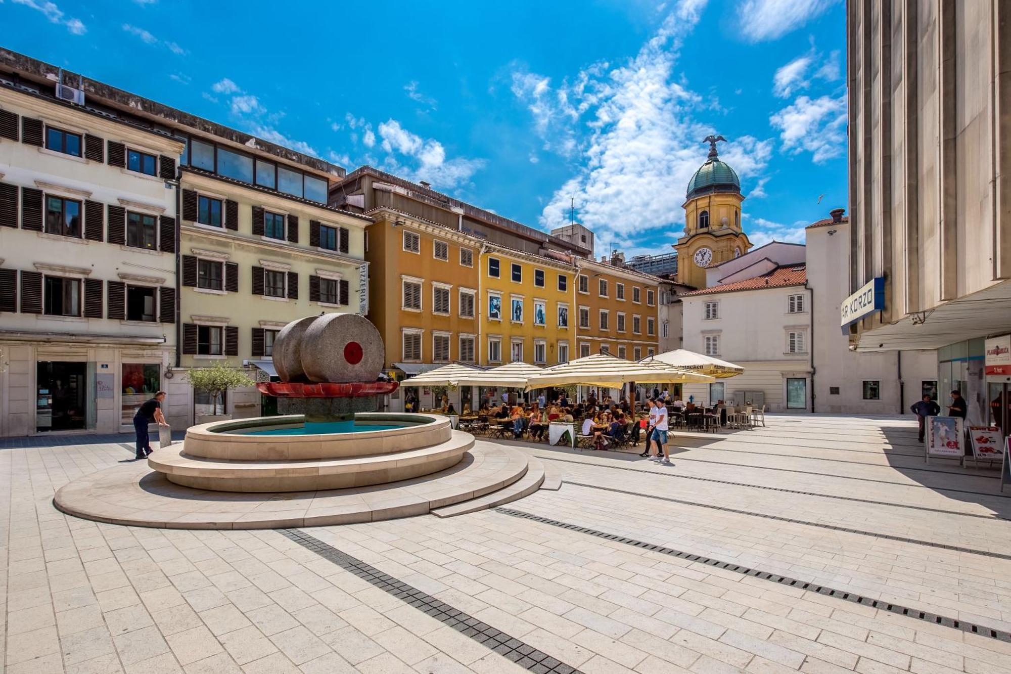 Number 1 Deluxe Apartments Rijeka Exterior photo